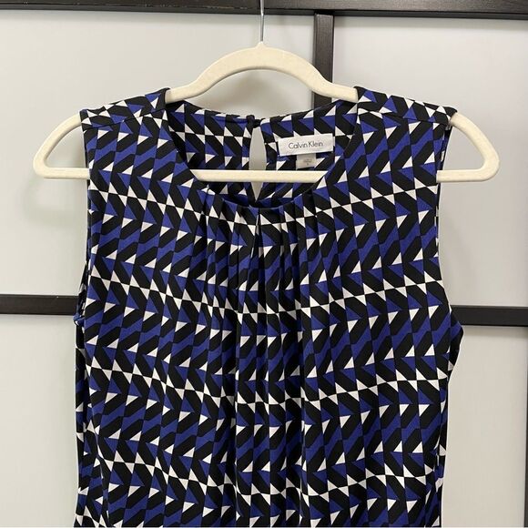 [s] Calvin Klein Black, White & Blue Geometric Patterned Sleeveless Blouse Tank - Picture 4 of 14